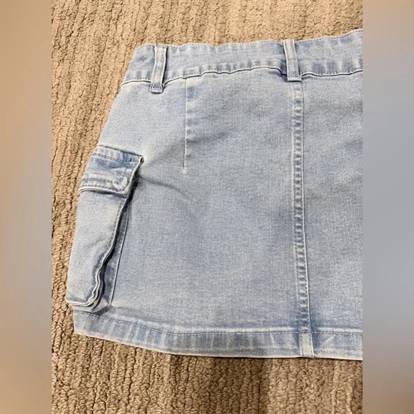 Juniors Blue Denim Cargo Mini Skirt - Picture 12 of 14
